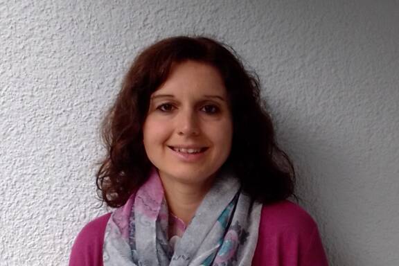 Auf dem Portraitfoto wird die Oberstufenberaterin des GaR, Frau Regina Rothfuß, abgebildet.